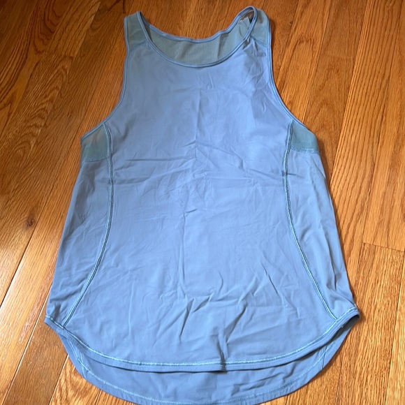 Lululemon blue sz 4 workout/run tank - Picture 1 of 4